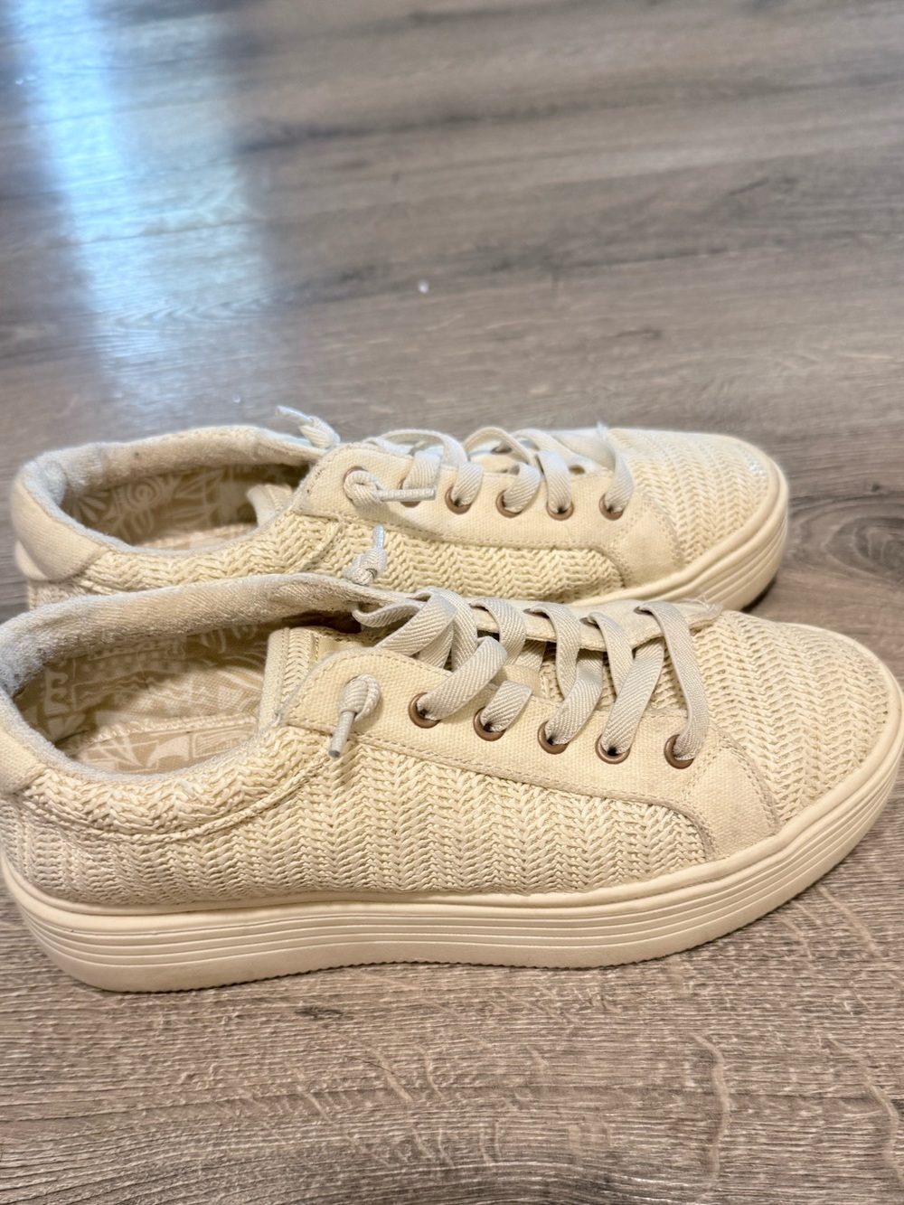 Roxy Women's Beige Woven Sneakers - Picture 4 of 7